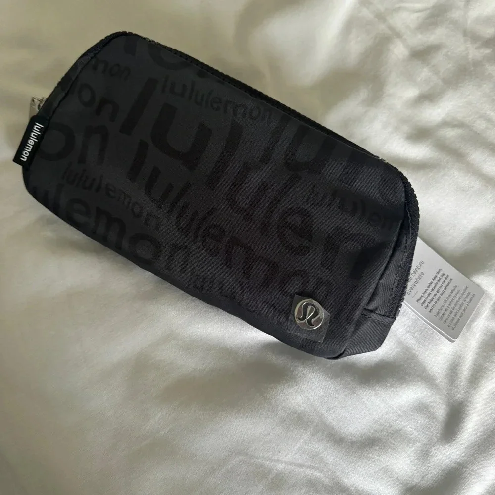 🆕🖤 Lululemon Everywhere Belt Bag Wobbly Wordmark Black